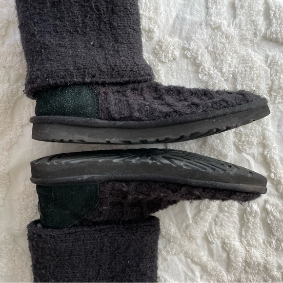 UGG Lattice Cardy Black Boots - Picture 7 of 10